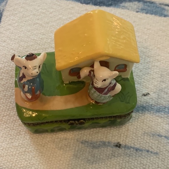 3 Little Pigs Trinket Box & Trinket - Picture 14 of 14
